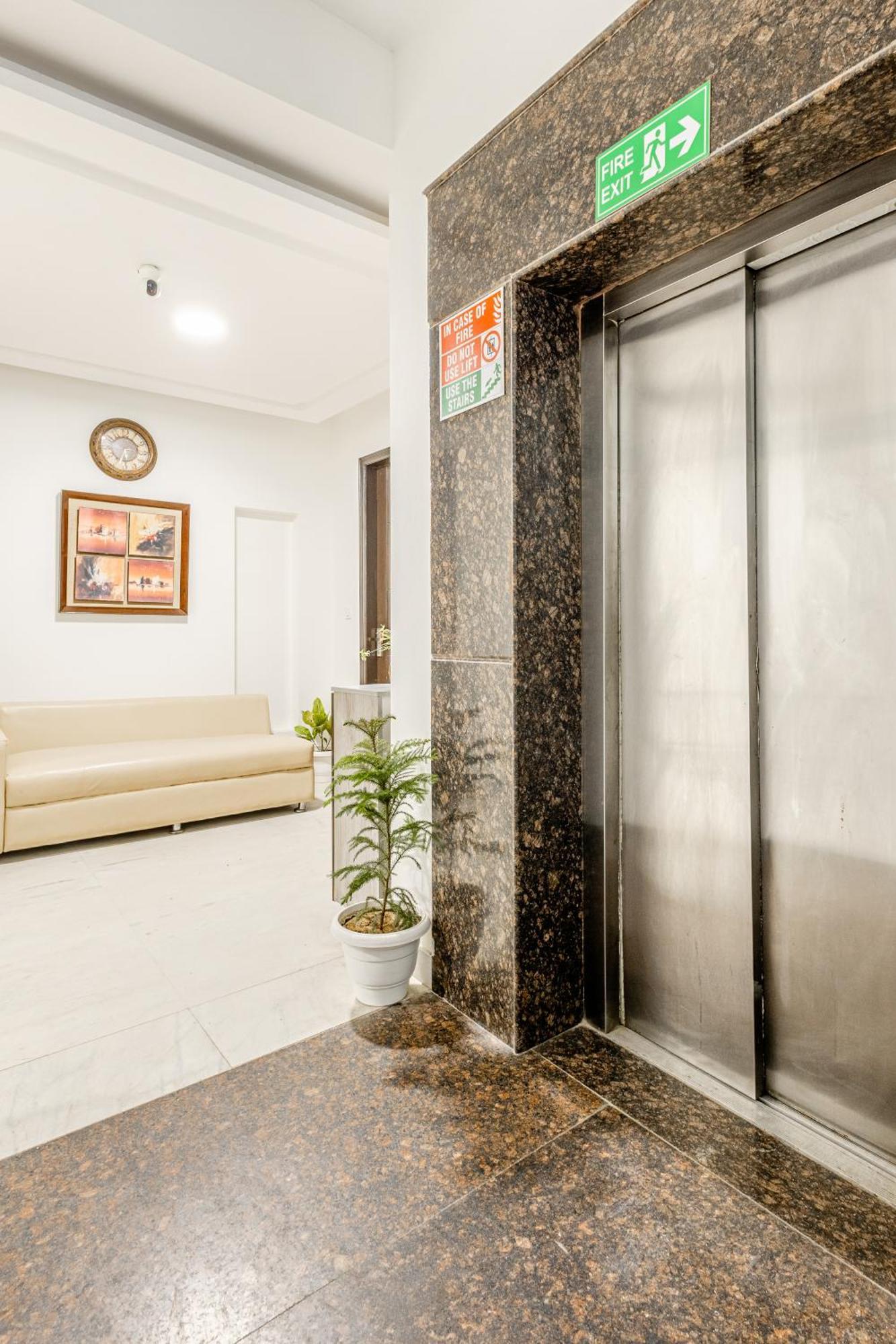Lime Tree Service Apartment Golf Course Road, غورغاون المظهر الخارجي الصورة