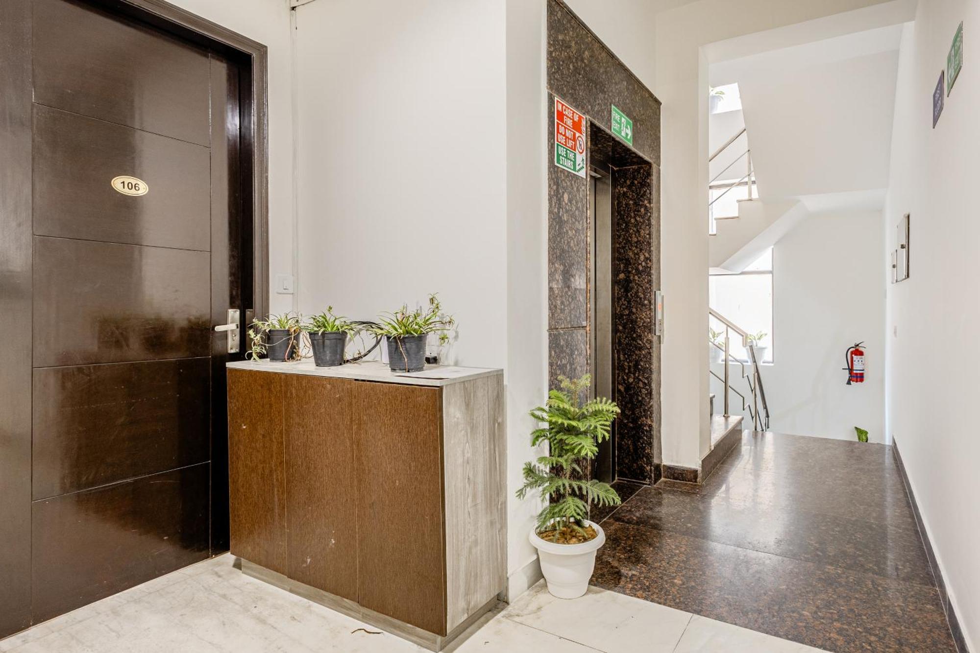 Lime Tree Service Apartment Golf Course Road, غورغاون المظهر الخارجي الصورة